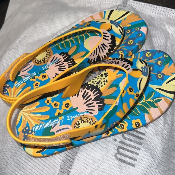 Mini Melissa Unisex Child‎ Ipanema Sandal - Picture 2 of 4